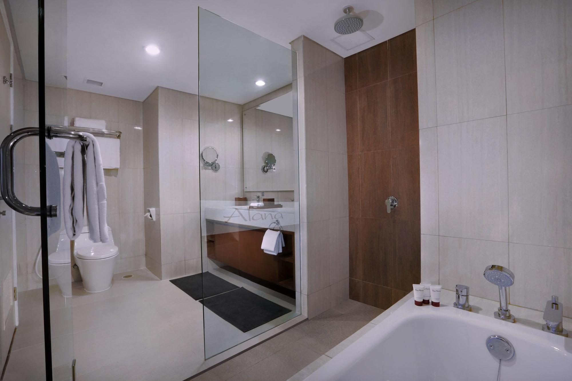 בוגור The Alana Hotel And Conference Sentul City By Aston מראה חיצוני תמונה