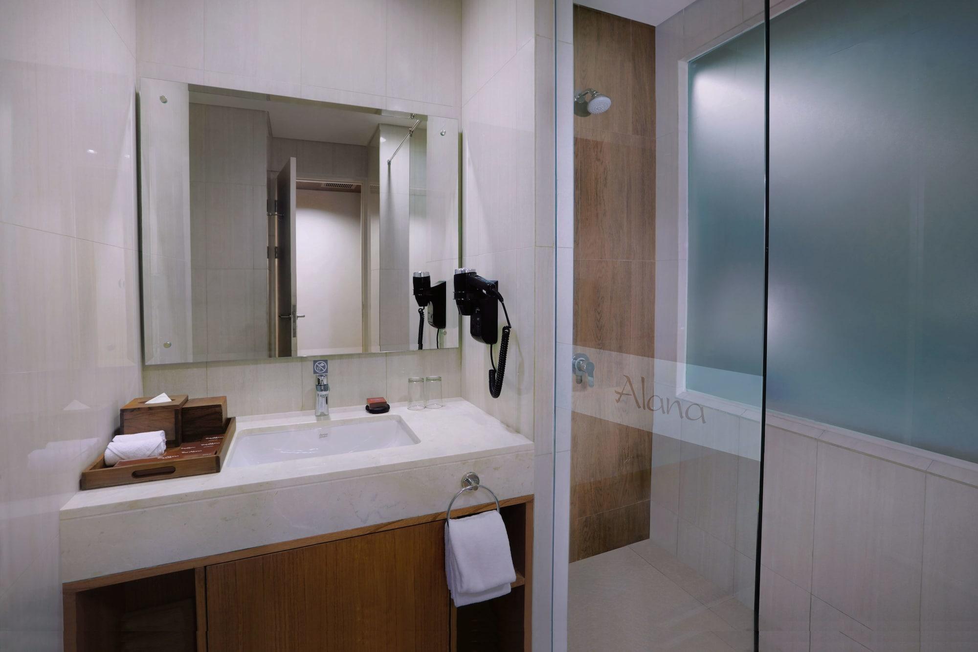 בוגור The Alana Hotel And Conference Sentul City By Aston מראה חיצוני תמונה