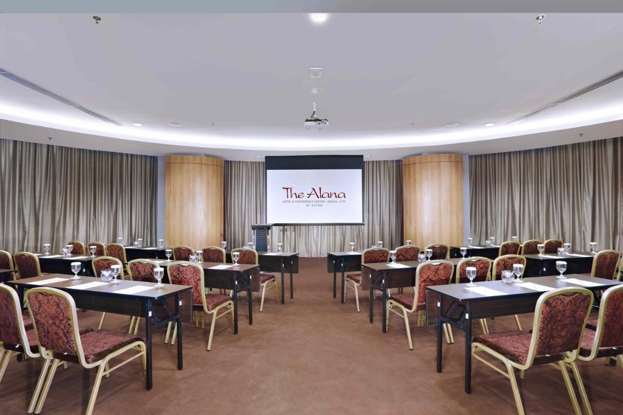 בוגור The Alana Hotel And Conference Sentul City By Aston מראה חיצוני תמונה